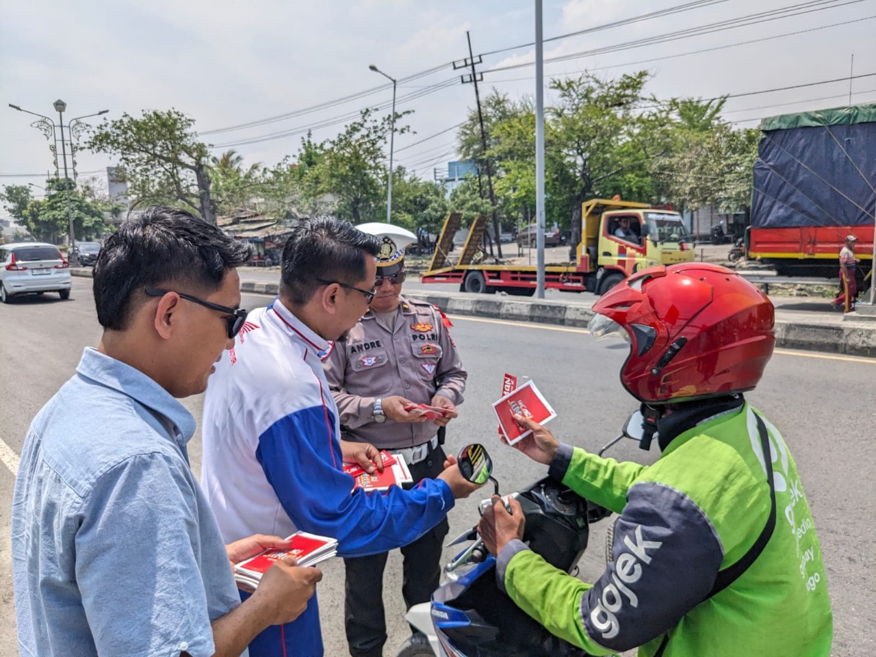 Press Release Wujudkan Budaya Cari_aman Berkendara, MPM Honda Jatim Hadirkan Rambu Himbauan di Jalan Raya